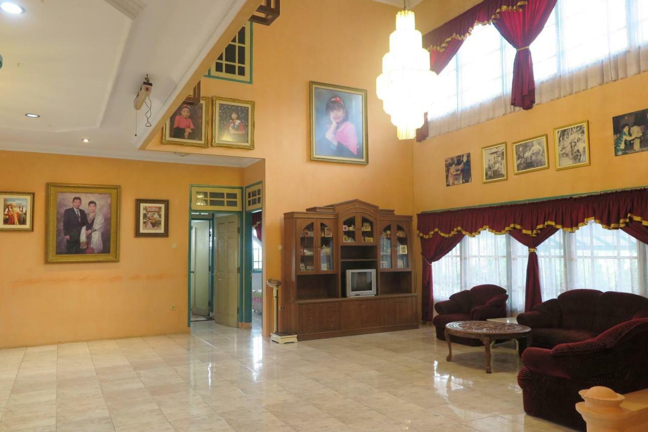 Villa Tiandiva Tjisarua Exterior foto