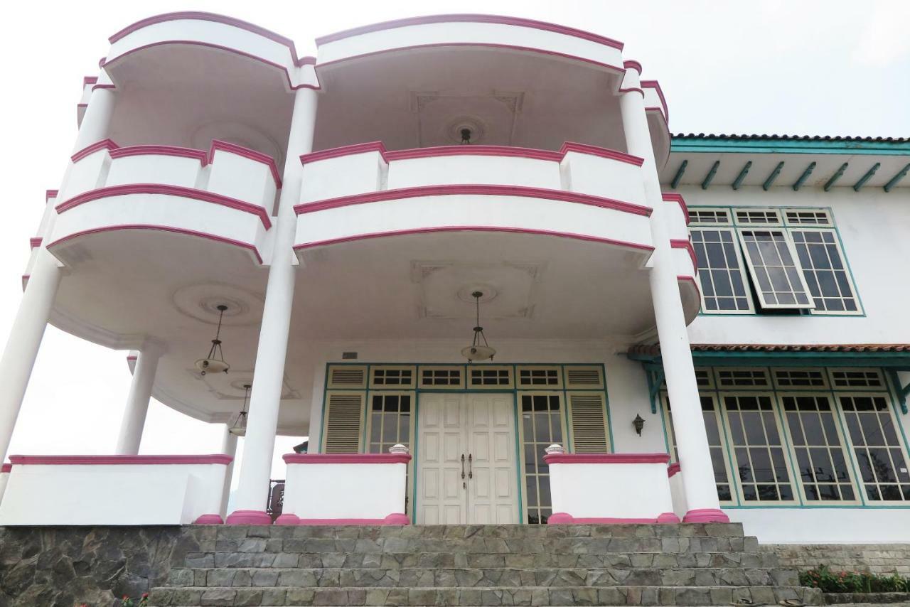 Villa Tiandiva Tjisarua Exterior foto