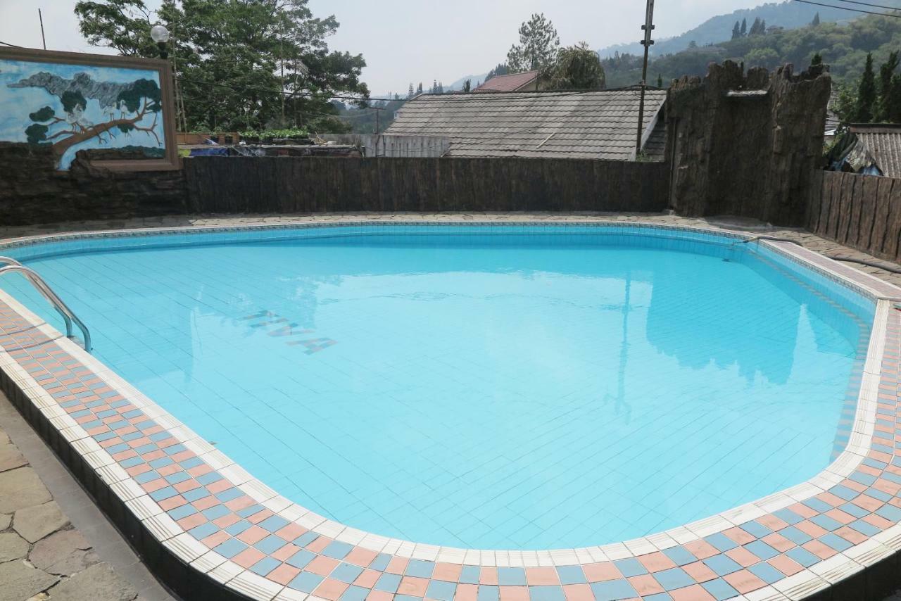 Villa Tiandiva Tjisarua Exterior foto