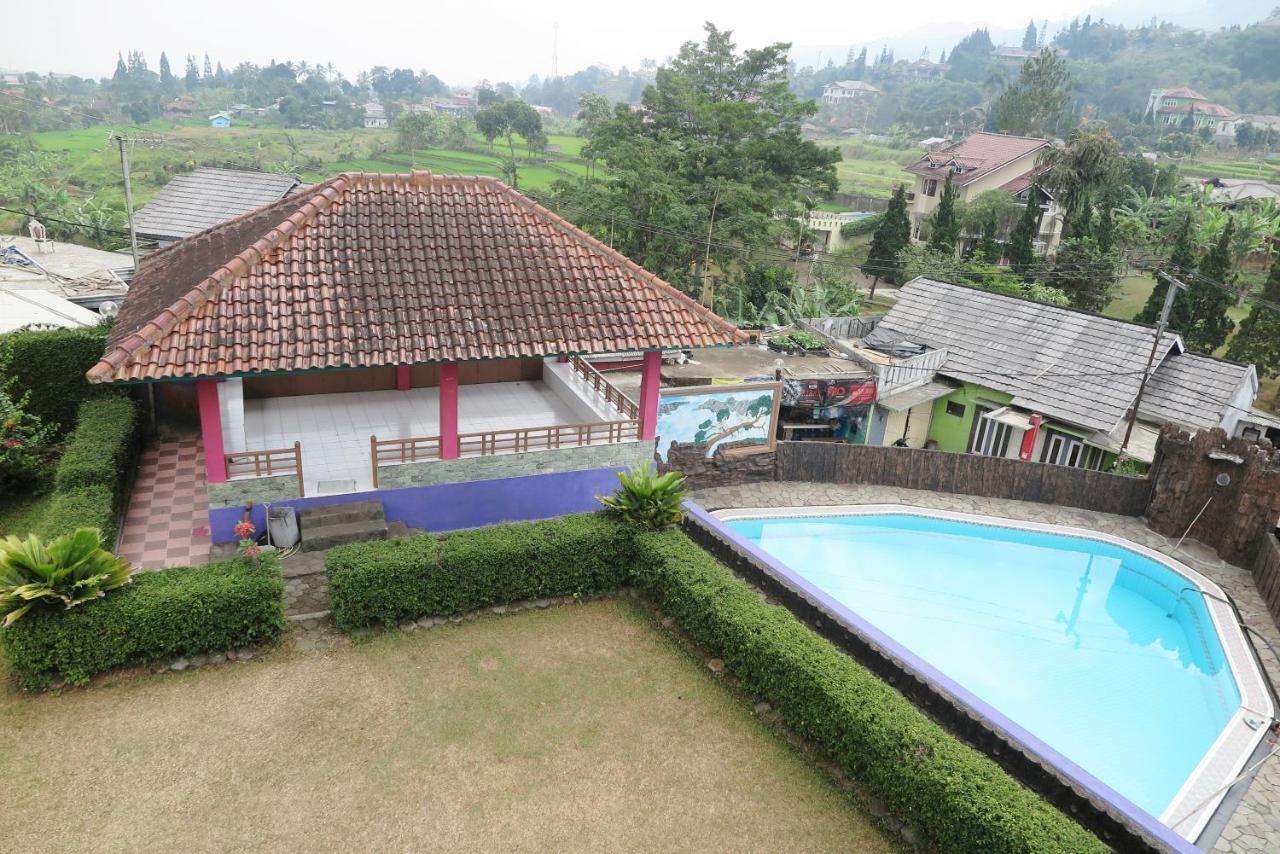 Villa Tiandiva Tjisarua Exterior foto